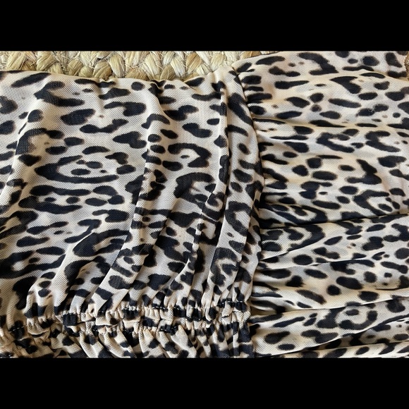 Guess leopard print crop tank top - Picture 2 of 3